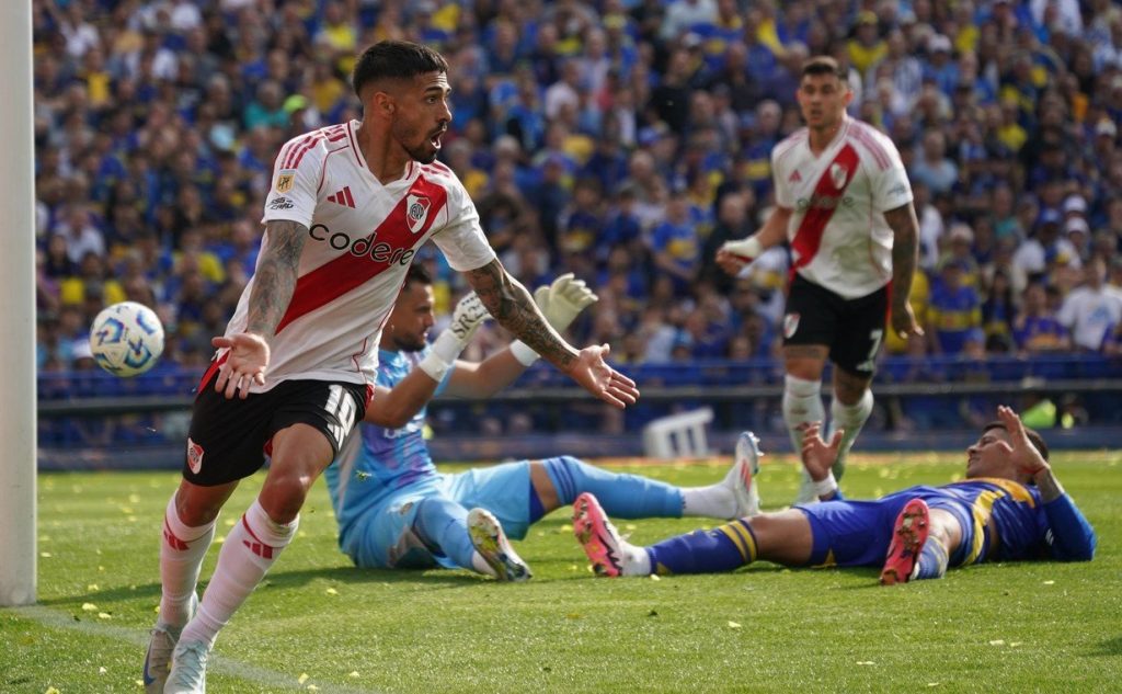 Lanzini: “Meter un gol en esta cancha lo firmó en cualquier momento”