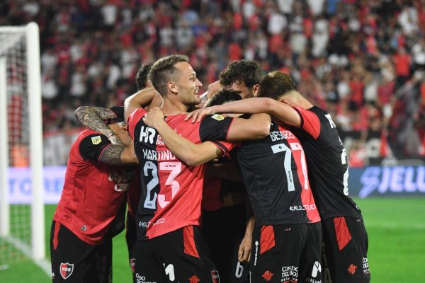Newell`s venció a Tigre y cortó la mala racha