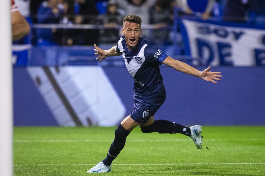 Vélez venció a Estudiantes y es más puntero que nunca