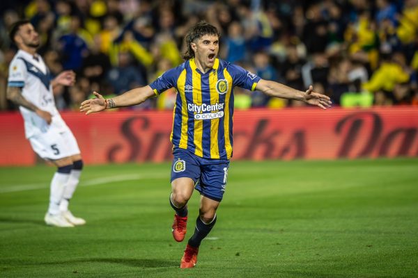 Rosario Central goleó a Vélez y le puso pimienta a la Liga Profesional