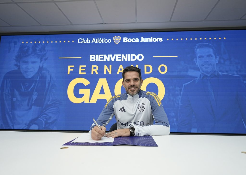 Gago fue presentado como DT de Boca: “El que esté bien, va a jugar”