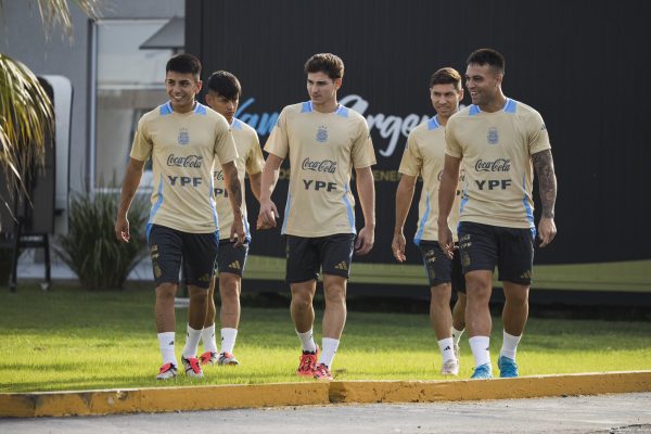 Con la recuperación de Mac Allister, Argentina entrenó pensando en Bolivia