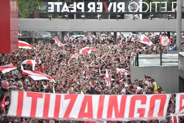 Una multitud fue a apoyar a River a horas de la revancha contra el Mineiro