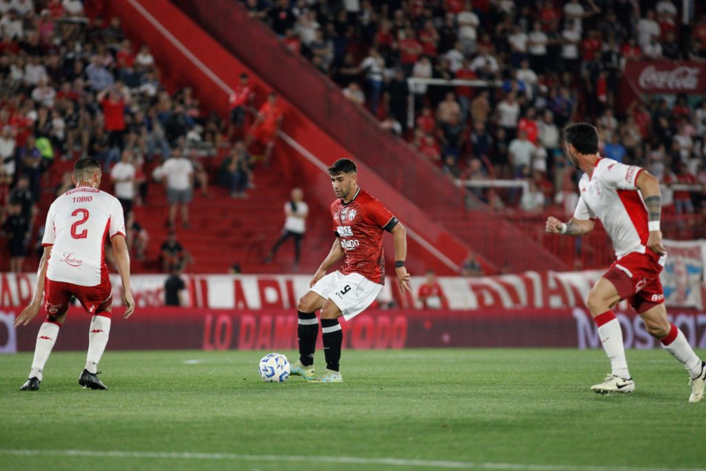 Huracán no salió del cero ante Central Córdoba y no pudo acercarse a la cima