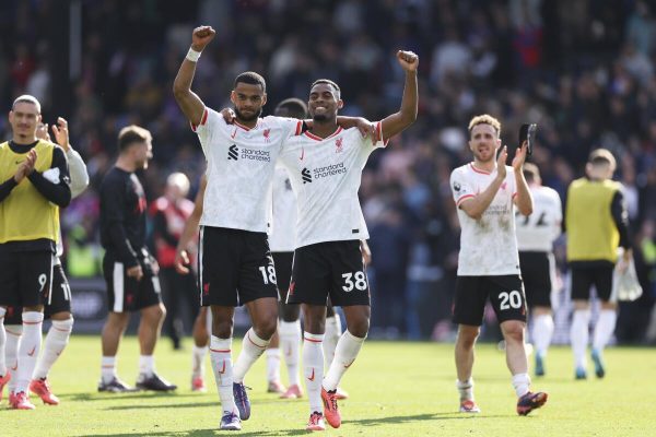 Premier League: con un tiempo de Mac Allister, Liverpool ganó y sigue en la cima