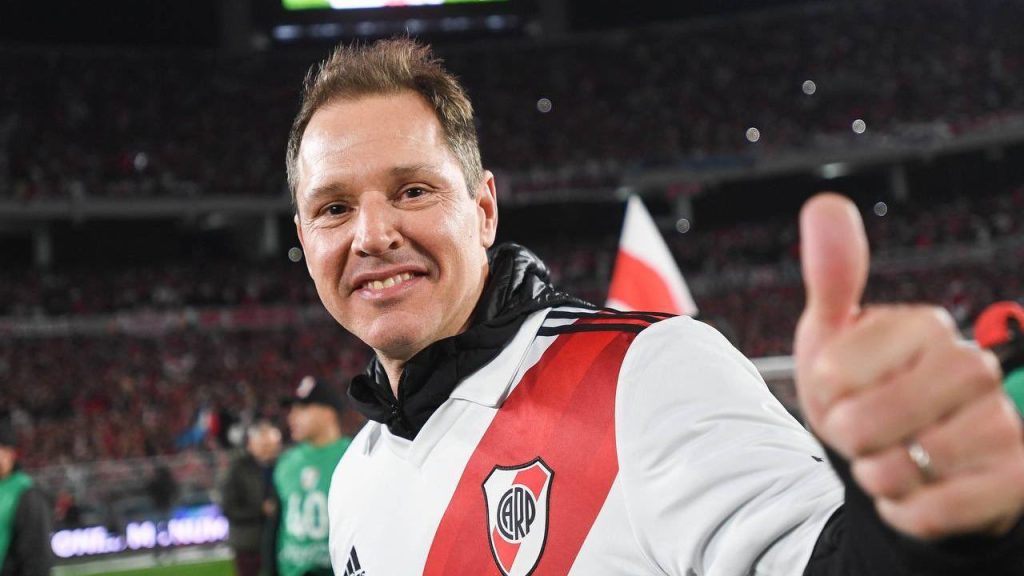 Brito descartó el techado del Monumental