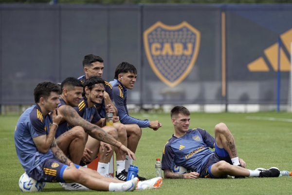 Con la vuelta de Advincula y Saracchi, Boca confirmó los convocados para visitar a Huracán