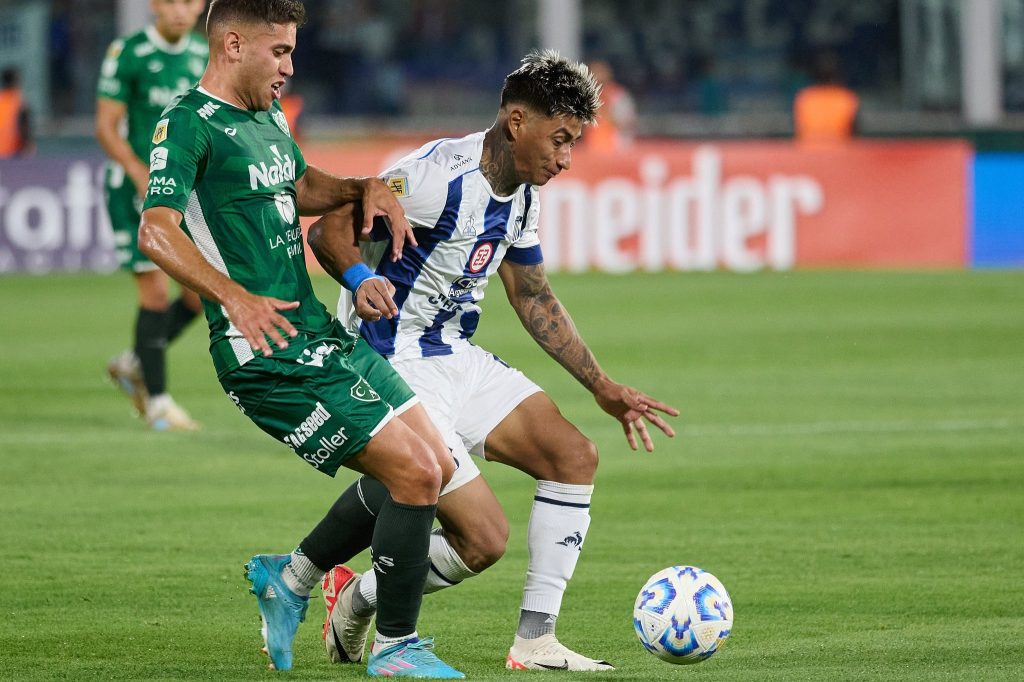 Talleres ganó y da pelea en la Liga Profesional