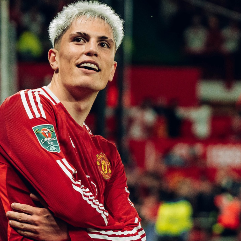 Con el aporte de Garnacho, Manchester United goleó a Leicester