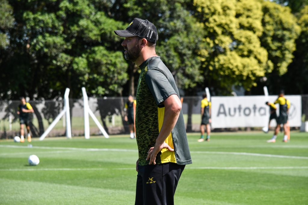Con el objetivo de meterse en zona de Sudamericana, Defensa y Justicia recibe a Riestra