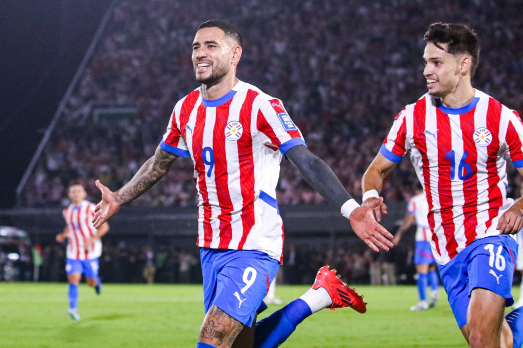 Argentina no supo cuidar la ventaja y tropezó ante Paraguay
