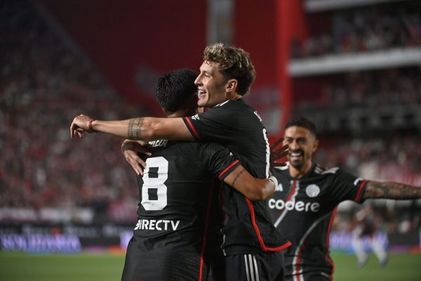 De la mano de Armani, River venció a Estudiantes y quedó a tiro de la Libertadores 2025