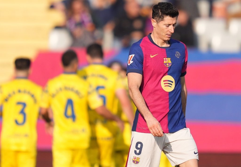 Barcelona perdió ante Las Palmas y puso la cima en riesgo