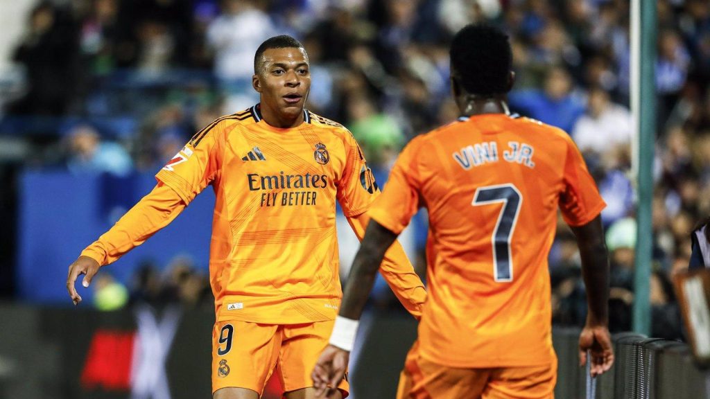 Real Madrid goleó y quedó a tiro del Barcelona