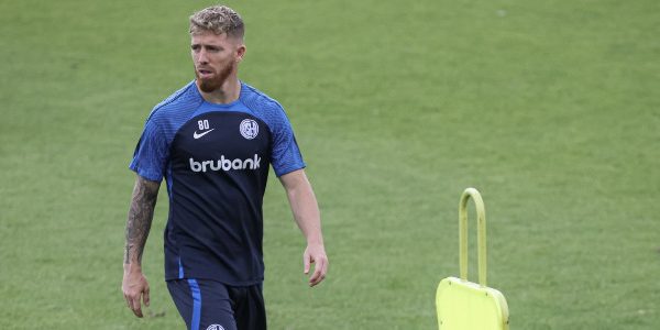Pensando en Racing, Russo aguarda por Muniain