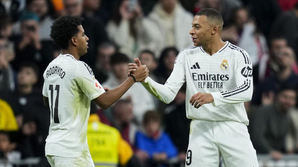 Real Madrid venció a Sevilla y quedó a tiro del Atlético de Madrid