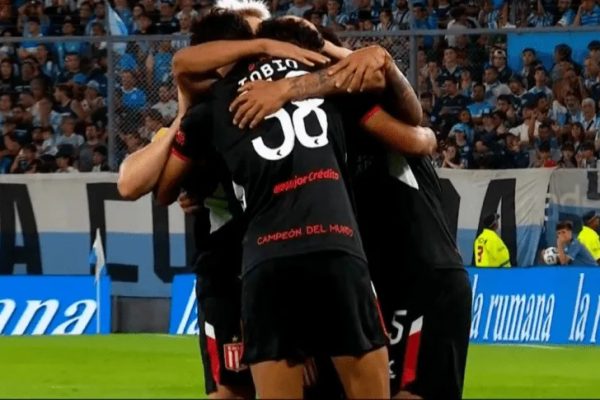 En el partido del campeonato, Racing perdió ante Estudiantes y se aleja del titulo