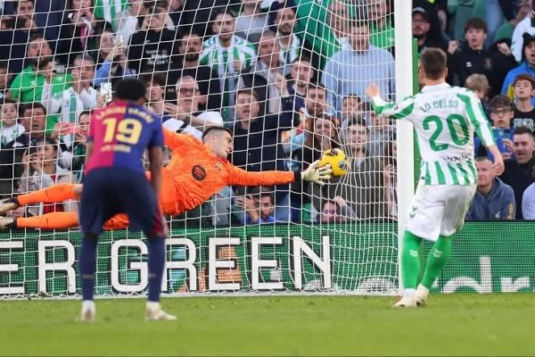 Con un gol de Lo Celso, Betis igualó ante Barcelona