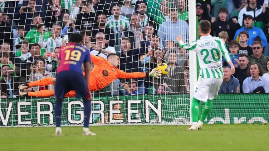 Con un gol de Lo Celso, Betis igualó ante Barcelona