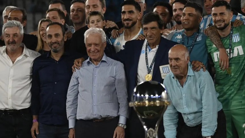 Elecciones en Racing: el oficialismo lanzó sus propuestas
