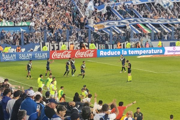 Vélez venció a Sarmiento y dio otro paso rumbo al titulo