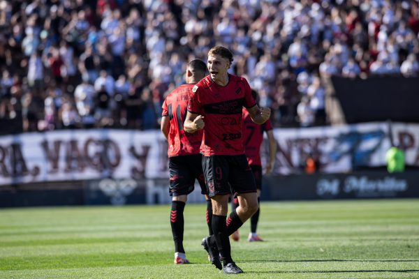 Platense le ganó a Gimnasia, pero no le alcanzó para meterse en la Sudamericana