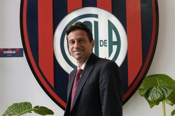 Pese a los rumores, Moretti no piensa tomarse licencia en San Lorenzo