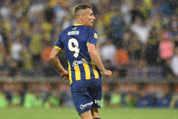 En el último partido de Marco Rubén, Rosario Central derrotó a Belgrano
