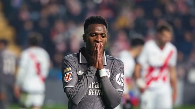 Real Madrid empató en un partidazo ante Rayo Vallecano y no pudo trepar a la cima