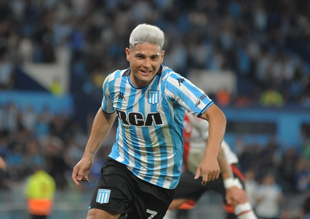 Racing cerró un año soñado con un triunfo ante River