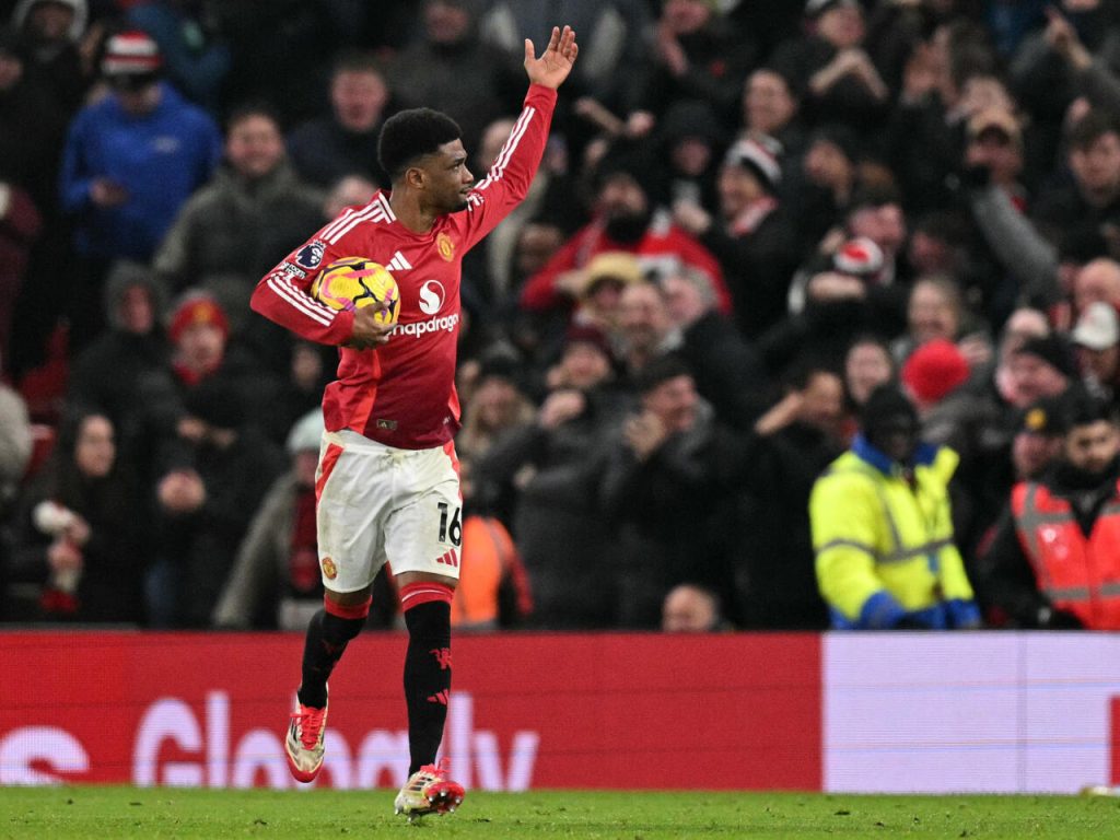 Premier League: sobre el final Manchester United rescató tres puntos de oro