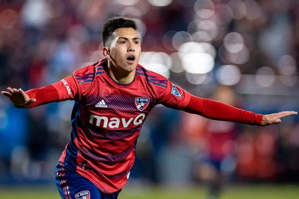 Con el OK de Velasco, Boca negocia con Dallas