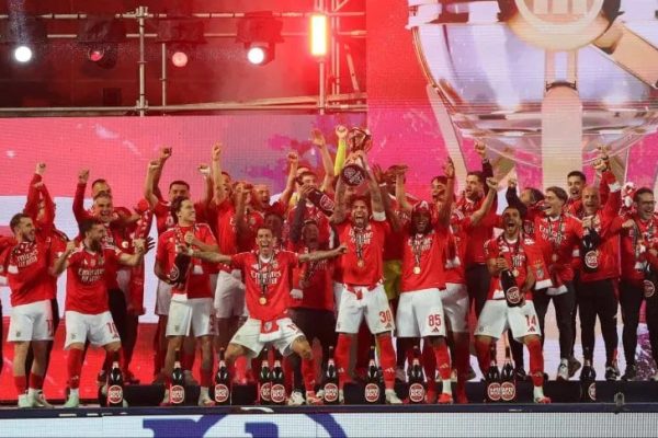 Con Di María y Otamendi, Benfica gritó campeón de la Copa de la Liga de Portugal