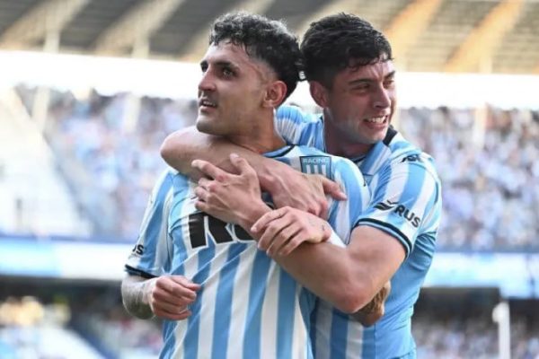 Racing pone primera frente a Barracas Central