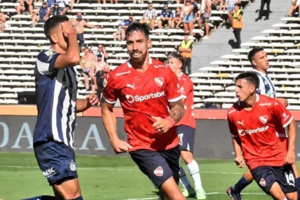 En un partidazo, Independiente le ganó a Talleres y sigue de fiesta