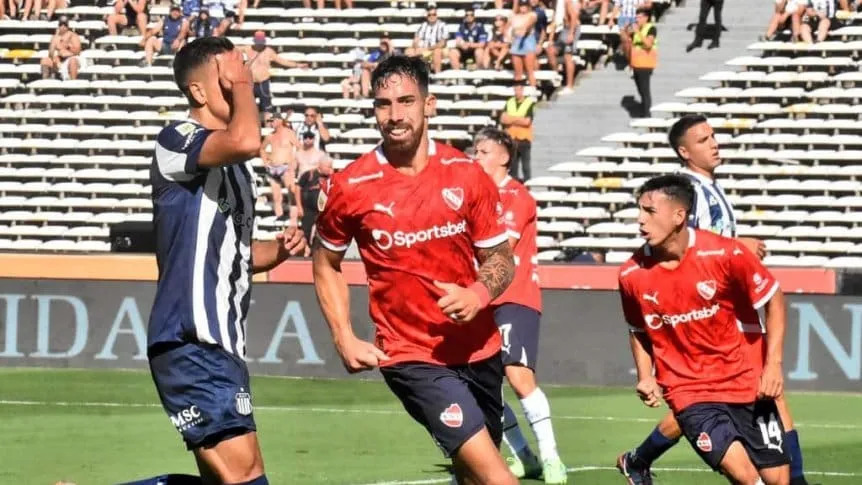 En un partidazo, Independiente le ganó a Talleres y sigue de fiesta