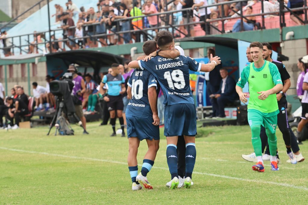 Racing se lo dio vuelta a Barracas Central y arrancó el torneo apertura con una sonrisa