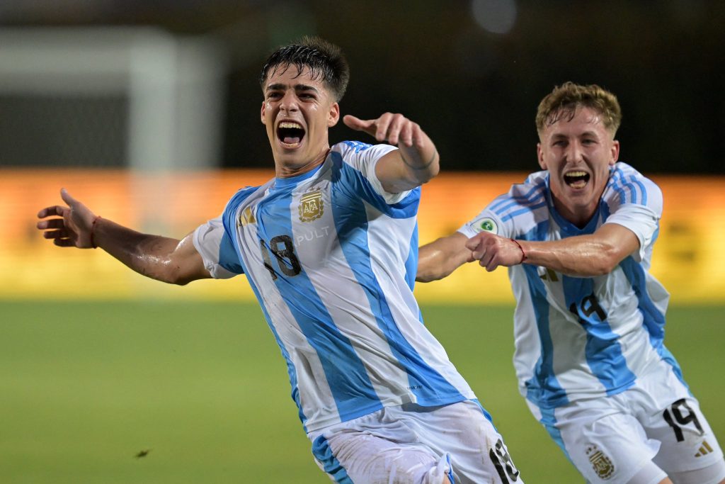 Argentina venció a Bolivia y quedó a un paso del Hexagonal Final