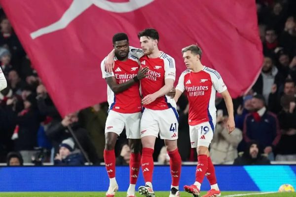 Arsenal le dio un duro golpe al Manchester City y sueña en la Premier League