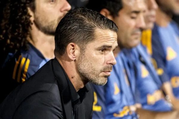 Por ahora Gago sigue como DT de Boca y dirige ante Central