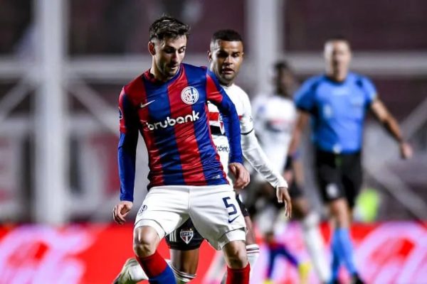 Ante la posible salida de Irala, San Lorenzo busca a Jalil Elías