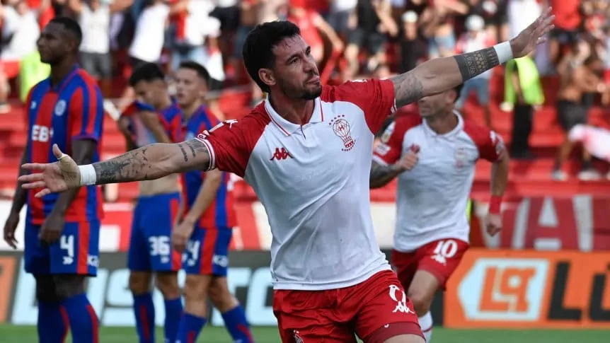 El Palacio está de fiesta: Huracán derrotó a San Lorenzo y se quedó con el clásico
