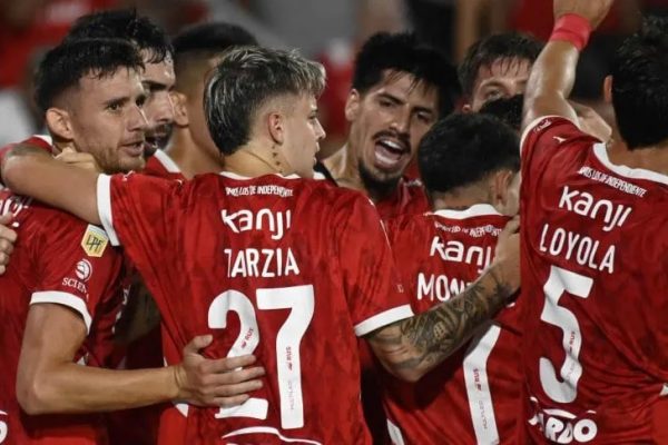 Independiente goleó a Vélez y es el único líder de la Zona B