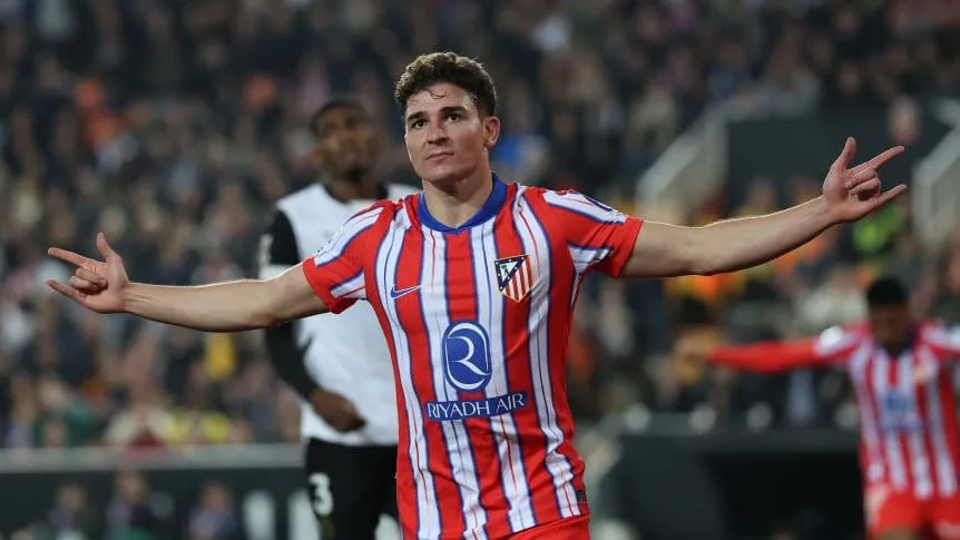 De la mano de los argentinos, Atlético de Madrid goleó al Valencia y sueña