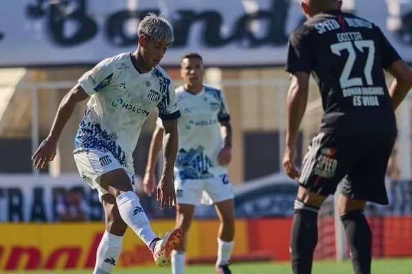En la apertura de la séptima fecha, Riestra y Talleres quedaron en cero