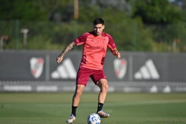 Con el acuerdo casi caído con Foster Gillett, Villagra podría irse a Rusia