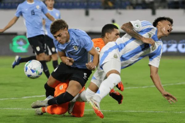 Los sufren River y la sub 20: Ruberto se rompió el ligamento cruzado de su rodilla izquierda