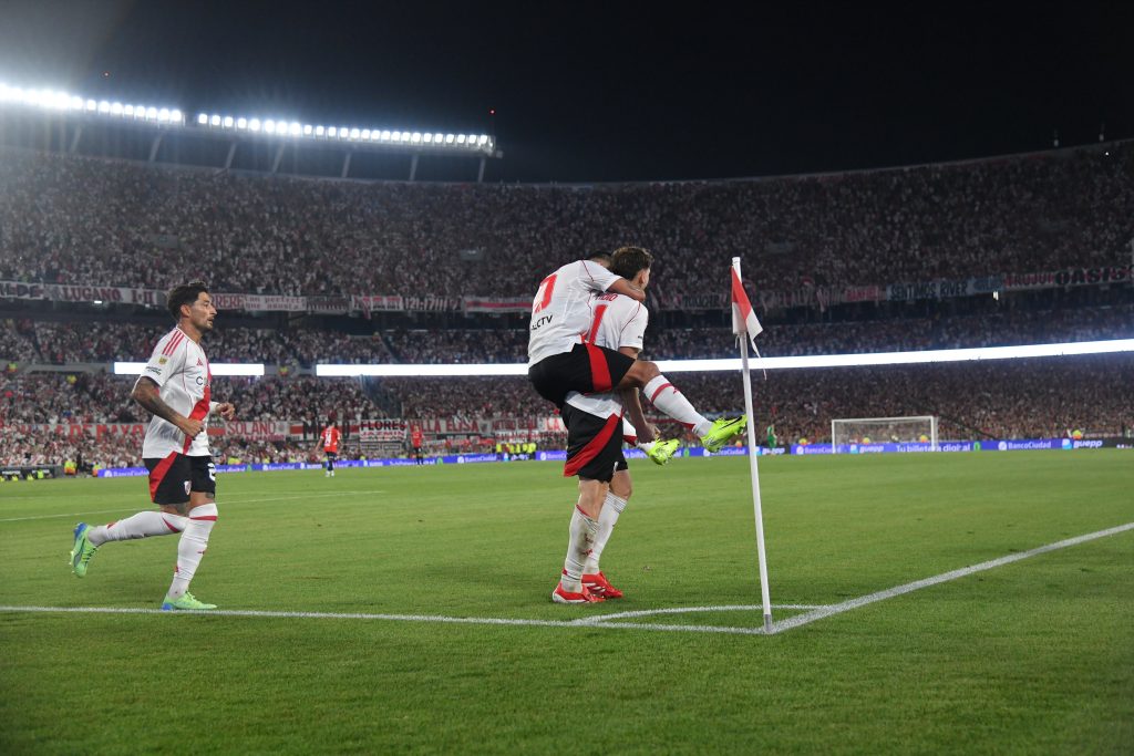 River cambió la imagen y derrotó a Independiente