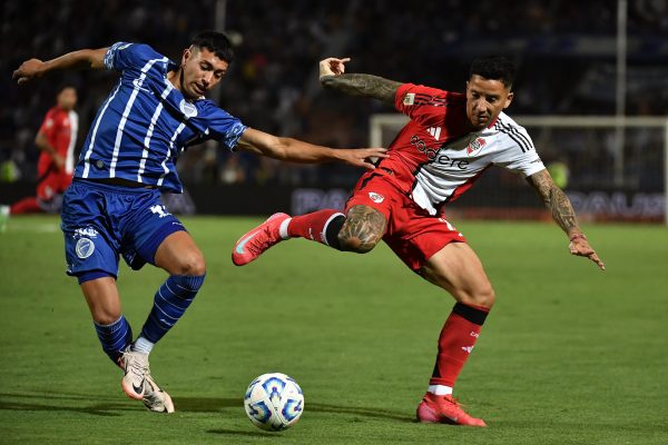 River sigue sin ideas y apenas empató ante Godoy Cruz