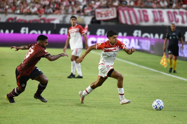 En partidazo, Estudiantes venció a Central Córdoba y trepo a la cima de la Zona A